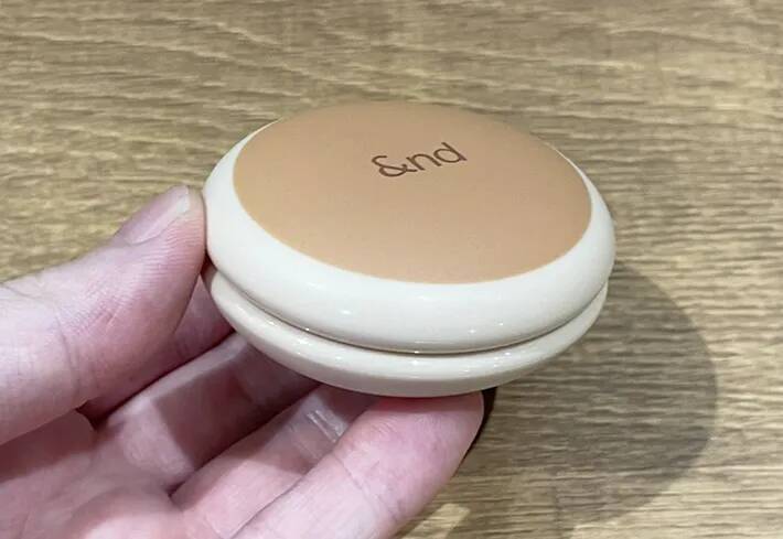 まるで『どら焼き』なコスメにキュン　『ローソン』で見つけたアイテムに「失敗しにくい」「気に入った」