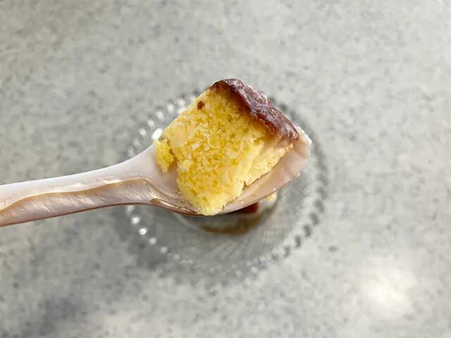 カステラに牛乳をかけて？　作業3分で完成“簡単”スイーツアレンジ【手順】