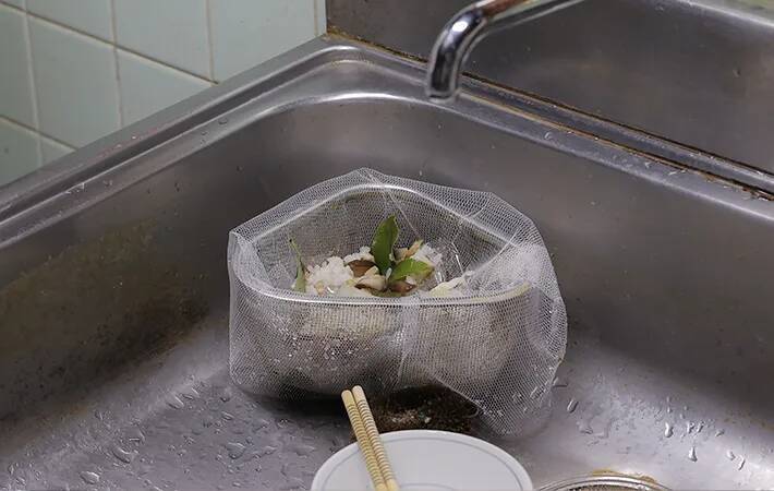 もっと早く知りたかった！ 生ゴミのニオイとコバエを劇的に抑える方法【小林製薬】