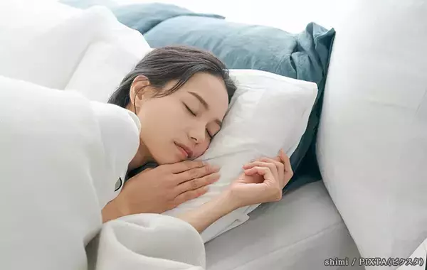 「落としづらい＆イヤな『枕の黄ばみ』予防するには？　メーカーに聞いた」の画像