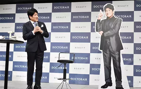 「林修「社会人にとっての『制服』」　スーツへのこだわりを語る！【インタビュー】」の画像