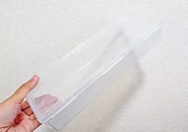 「【DAISO】110円の「お箸ストッカー」がレジャーでも活躍！「小物はすべてこれに収納したい」」の画像