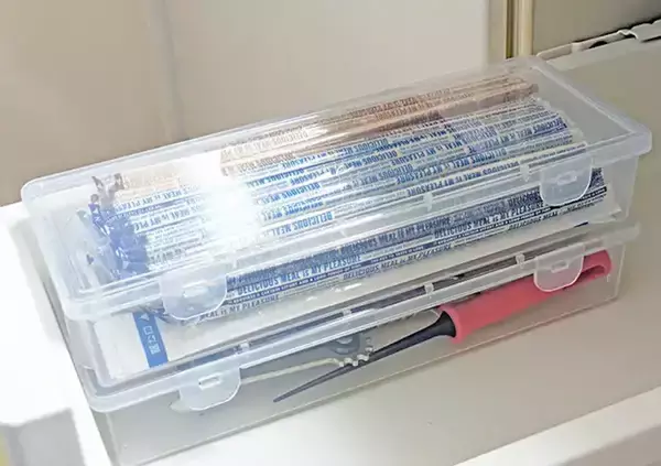 「【DAISO】110円の「お箸ストッカー」がレジャーでも活躍！「小物はすべてこれに収納したい」」の画像