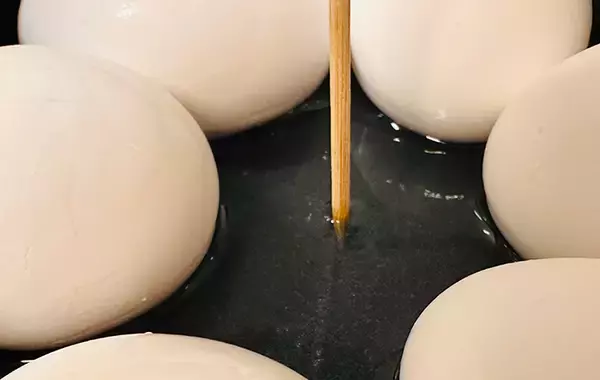 「ゆでたまご、お湯で茹でずに作るのが最適解？　完成した料理に「もうこれでいい！」「時短になる」」の画像