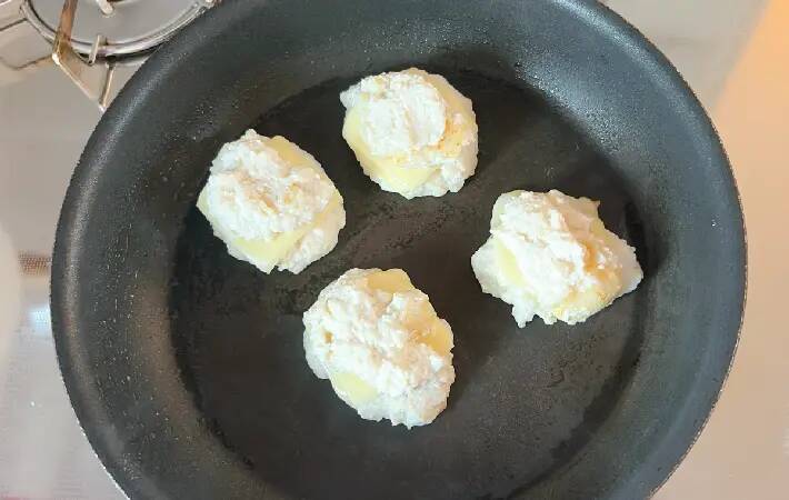 潰した豆腐に「大さじ2杯」混ぜてみて！　子供が喜ぶ簡単おかずが「驚くほどもちもち」