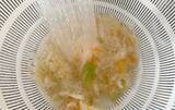 「カット野菜をサッとゆでて…　材料２つであっという間に完成する一皿」の画像4