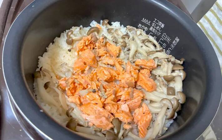 米3合に『大さじ6杯』入れて　鮭としめじの一杯が「本格的なおいしさ」「子供に好評」