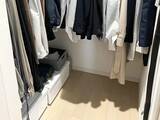 「服をカビから守れ！　プロが推奨するクローゼット“湿気撃退法”がすごかった」の画像1