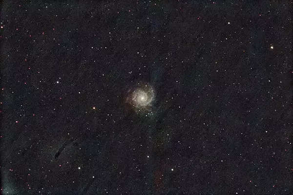 「数日がかりで撮影を続けて…　高校生の努力が結実した『幻の銀河』の1枚」の画像