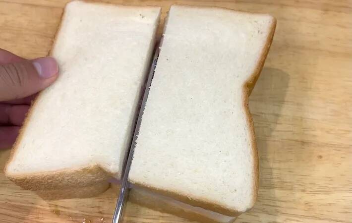 食べる時のプチストレス解消！　具がこぼれないサンドイッチに「最高すぎる」