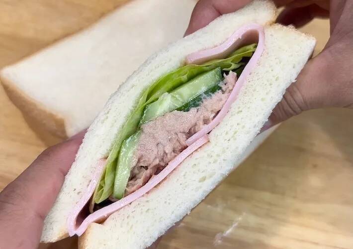 食べる時のプチストレス解消！　具がこぼれないサンドイッチに「最高すぎる」