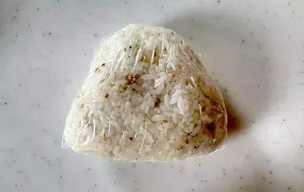「やっぱりシンプルが一番！　具なしでもおいしいおにぎりの秘密は…」の画像