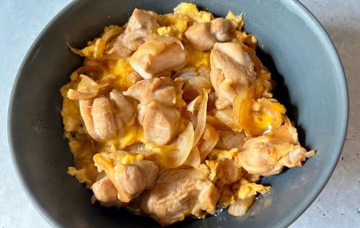 めんつゆは使わない！親子丼の味つけに『40ml』の？　「あっさりしてる」「酸味はほぼない」