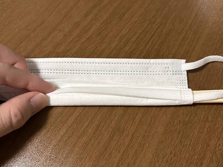 マスクを割り箸に巻きつけると？　家中で活躍する『お掃除アイテム』に変身した！