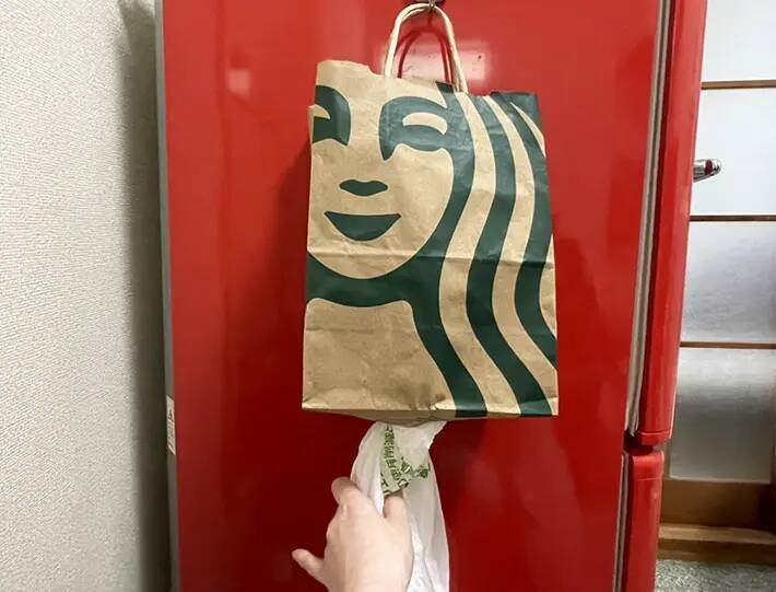 ビニール袋が散らかる！　ペットボトルを使った裏ワザで「入れるだけで簡単」「人が来ても恥ずかしくない」