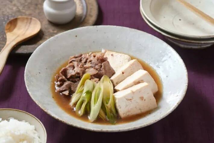 牛肉、長ネギ、豆腐を…？　豆腐メーカーが教える『電子レンジで作る一品』が冬にピッタリ