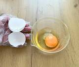 「卵の殻を『角』にぶつけてた人へ　正しい割り方に「ずっと損してた」」の画像5