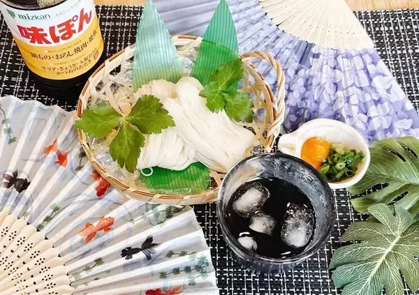 「そうめん食べるなら、めんつゆ以外も試して！　水と『１：１』で割るだけで「清涼感がすごい」「ありそうでなかった！」」の画像