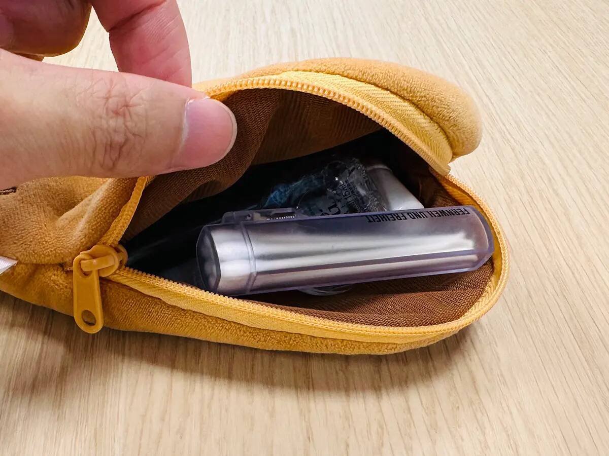3COINSの綿棒ケースが旅行や出張で大人気！　身だしなみやメイク直しの時に「持っててよかった」