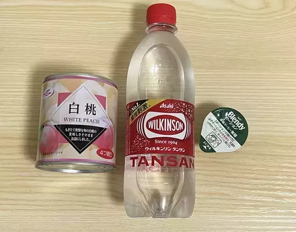 「桃の缶詰あったらドリンクに使って！　組み合わせたのは…「絶妙にマッチする」「暑い日にピッタリ」」の画像