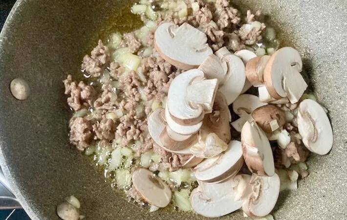 いつものパスタに飽きたら…　ゴロゴロ肉の『白いボロネーゼ』に「簡単すぎた」「夫がドはまり」