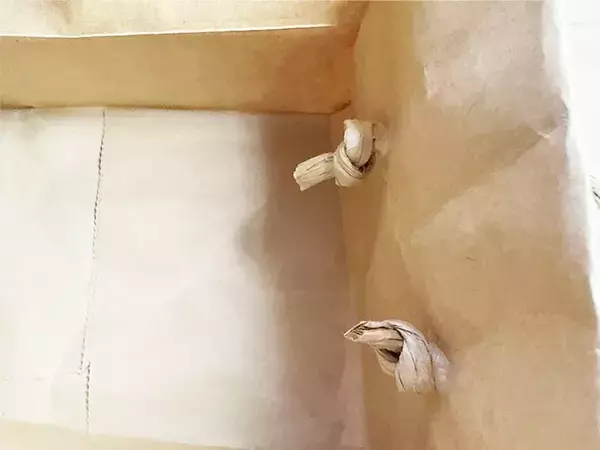 「溜まった『紙袋』捨てないで！　ハサミで3回カットすると…」の画像