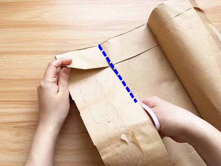 溜まった『紙袋』捨てないで！　ハサミで3回カットすると…