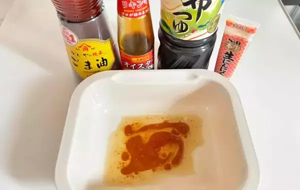 「【簡単レシピ】トマト×塩昆布で作る『こくうまうどん』に夫もペロリ！」の画像