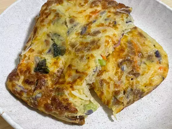 カット野菜を混ぜて焼くだけ　包丁不要のおかずに「食べ応え抜群」「大満足」