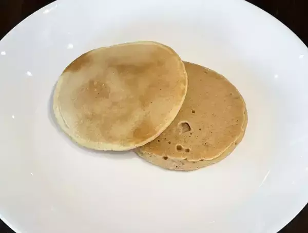 「冷蔵庫の麦茶、余ってない？　ホットケーキミックスと混ぜて焼いてみたら…」の画像