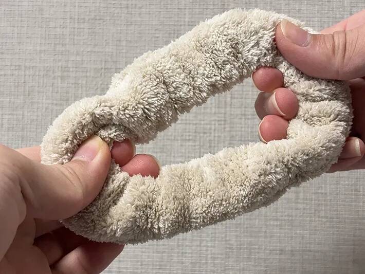 100均で買った『シュシュ』　髪を束ねるのではなく…？「いろんな場面で役立つ」
