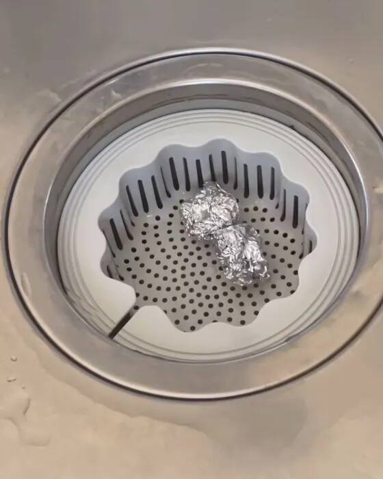 靴の中にアルミホイルを入れると…　意外な効果に「そうだったのか」「すごい」