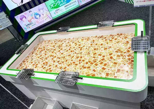 「ファミマのスプーン、なんで穴が空いてるの？　理由に「それは素晴らしい！」」の画像