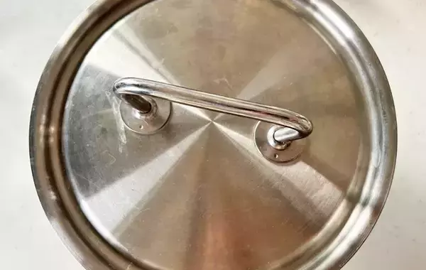 「スープは使いません！　チキンラーメンの汁なしアレンジに「子供が好きそう」「夫がおかわり」」の画像