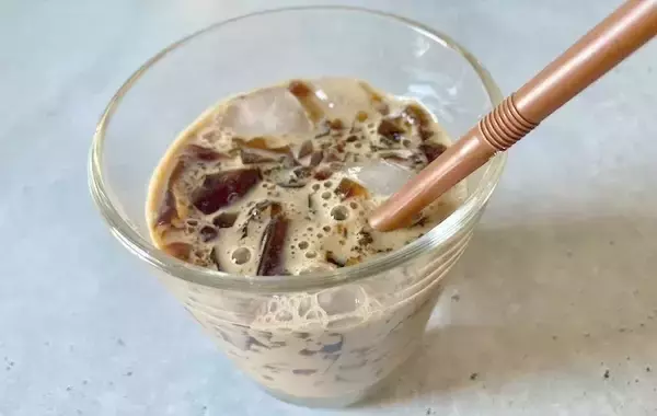 「インスタントコーヒーは飲まない！　暑い日のアレンジに「驚くほど簡単」「カフェみたい」」の画像