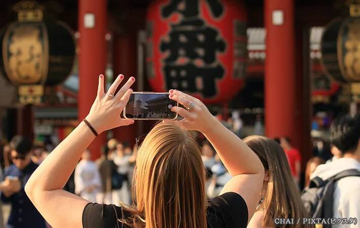 「きれいな景色を撮ったら知らない人が写り込んでいた」　この写真、SNSに投稿しても問題ない？
