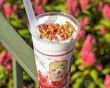 「【クリスマス限定】ディズニーの苺ミルクが甘すぎず最高！　リピーターも続出するほどウマい」の画像2