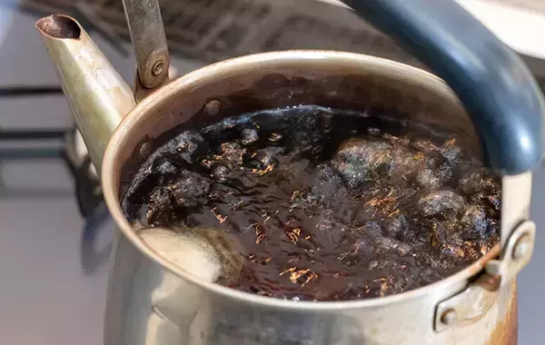 「家庭でつくる麦茶、煮出した後の『ひと手間』　メーカーが教えるのは」の画像