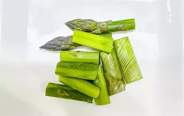 「マヨつけるのちょっと待って！　旬のアスパラ、味つけに使うのは？」の画像