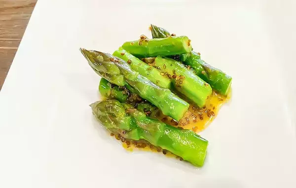 「マヨつけるのちょっと待って！　旬のアスパラ、味つけに使うのは？」の画像