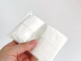「カバンの中のポケットティッシュ　少しの工夫で「ボロボロにならない」【活用テク4選】」の画像1