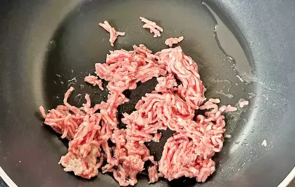 「【節約レシピ】　ごま油香る『モヤシあんかけ』　子供に食べさせてみたら「白米足りるかな…」」の画像