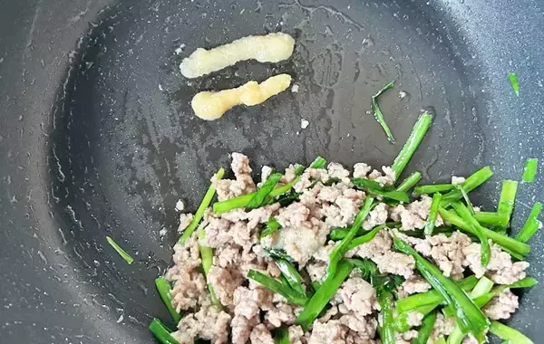 「【節約レシピ】　ごま油香る『モヤシあんかけ』　子供に食べさせてみたら「白米足りるかな…」」の画像