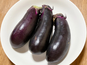 旬のナスとピーマン、『袋のままNG』はどっち？　野菜のプロに“正しい保存法”を聞いた