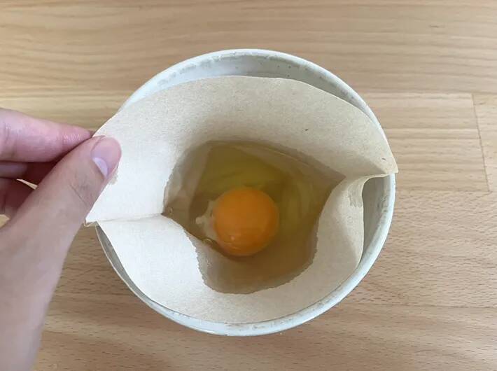 コーヒーフィルターに『卵』を入れたら…　理想のポーチドエッグが完成する裏ワザ
