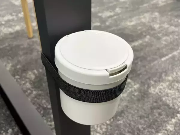 「ダイソーの『べんりベルト』の活用法まとめ　エコバッグやズボンの裾、手帳など、いろんなものに巻けます」の画像