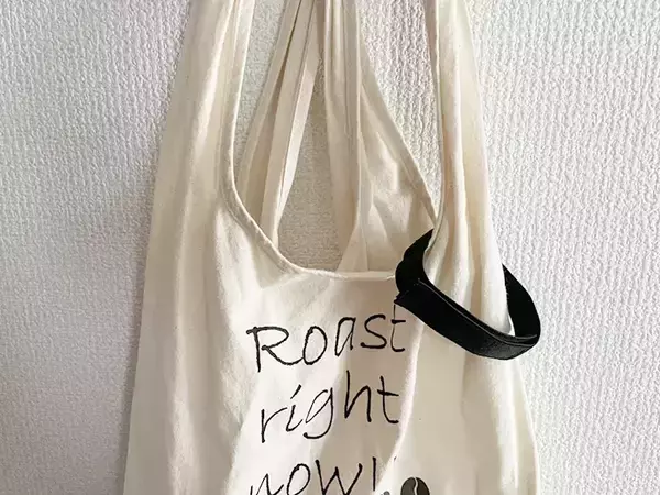 「ダイソーの『べんりベルト』の活用法まとめ　エコバッグやズボンの裾、手帳など、いろんなものに巻けます」の画像