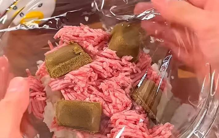 材料3つだけ！　レンチンで作る簡単カレーに「助かる」「倍量で作り置きしたい」