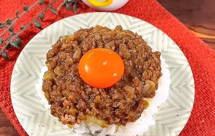材料3つだけ！　レンチンで作る簡単カレーに「助かる」「倍量で作り置きしたい」