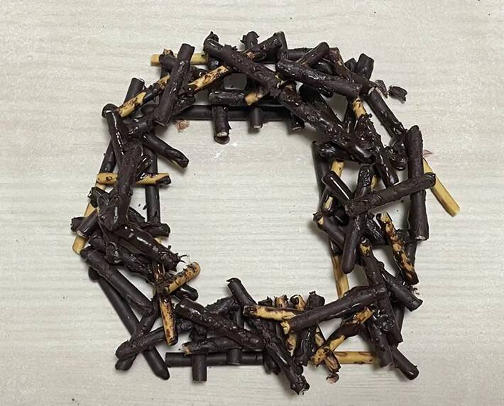 『ポッキー』を半分に折って…　できた『クリスマスのお菓子』に「かわいい」「これは盛り上がる」